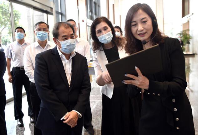 南方電網公司董事長、黨組書記孟振平調研鼎和保險公司