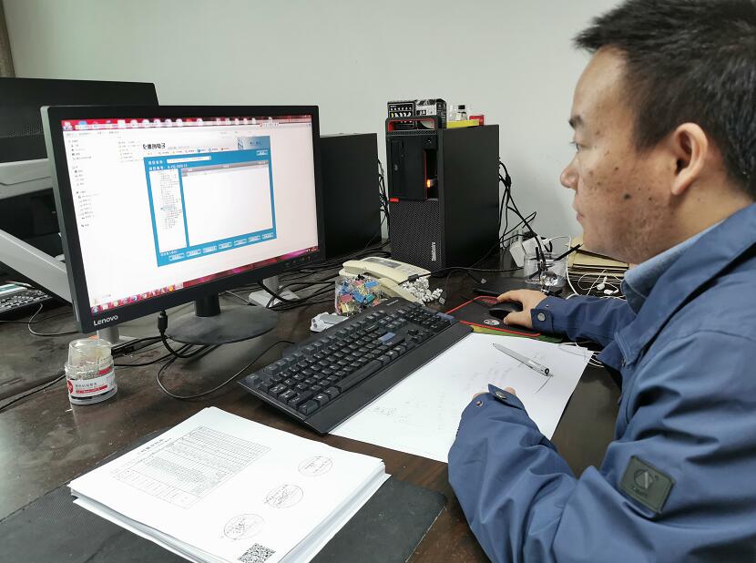 “穿搭”二維碼，浙江慈溪市供電公司工程檔案數(shù)字化，讓資料“動”起來