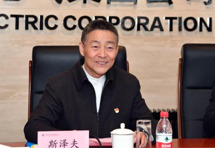 發(fā)展新能源要與電力安全統(tǒng)籌兼顧——訪全國政協(xié)常委，哈爾濱電氣集團有限公司黨委書記、董事長斯?jié)煞? width=