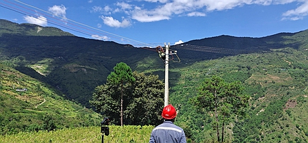 鳳慶供電局新華供電所供電火力全開(kāi)，助力當(dāng)?shù)乜緹煯a(chǎn)業(yè) 穩(wěn)定發(fā)展