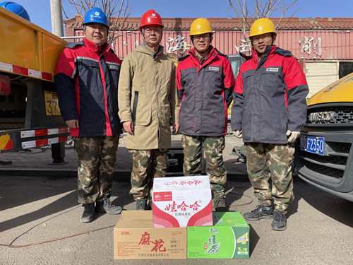 烏海電業(yè)局配電帶電作業(yè)處助力“煤改電”，送溫暖進(jìn)現(xiàn)場(chǎng)