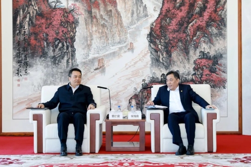 宋海良孫洪水與哈電集團(tuán)董事長(zhǎng)曹志安、總經(jīng)理吳偉章會(huì)談