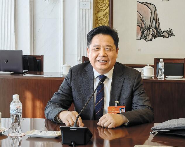 加快能源技術創(chuàng)新 促進成果轉化——訪全國人大代表、中國科學院寧波材料技術與工程研究所所長黃政仁
