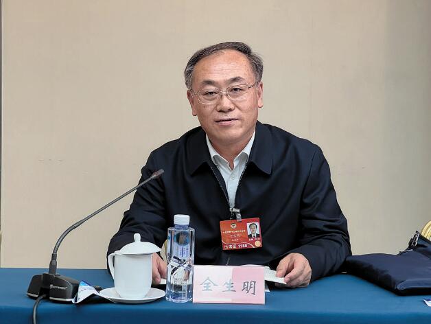【兩會】國網(wǎng)電動(dòng)汽車服務(wù)有限公司董事長、黨委書記全生明：加快構(gòu)建交通能源融合發(fā)展體系 促進(jìn)車與電網(wǎng)協(xié)同互動(dòng)