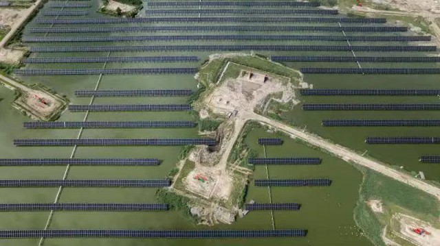18.73MW！中石油首個水面光伏項目并網(wǎng)發(fā)電