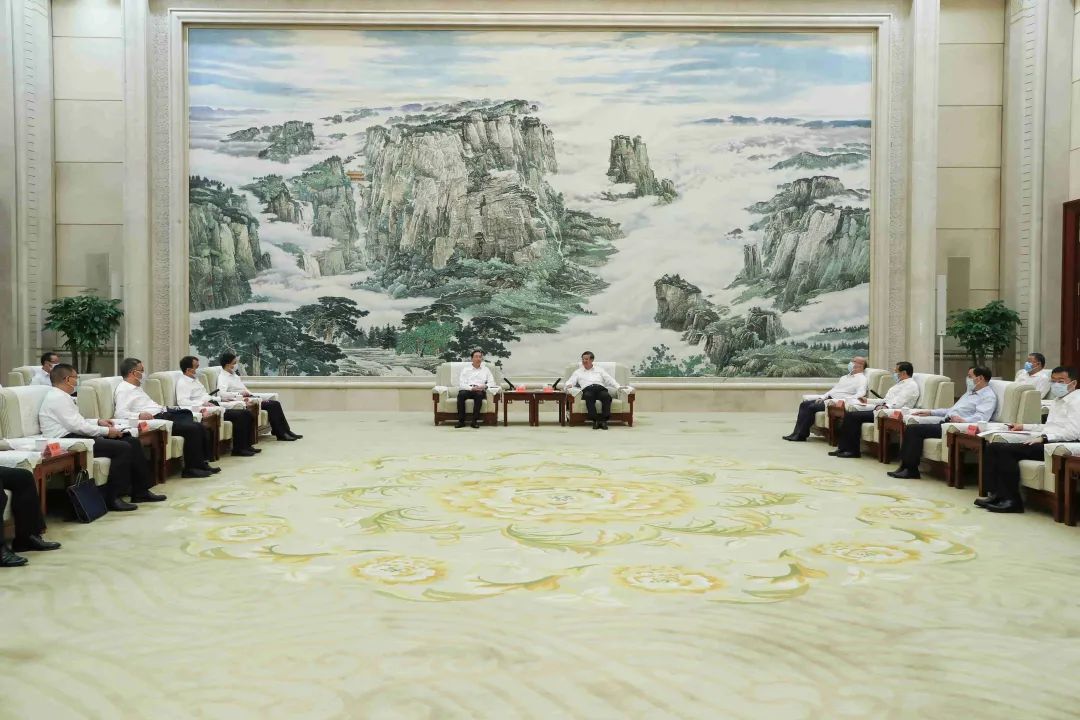 國家電網(wǎng)董事長辛保安與河北省委書記倪岳峰、省長王正譜會談