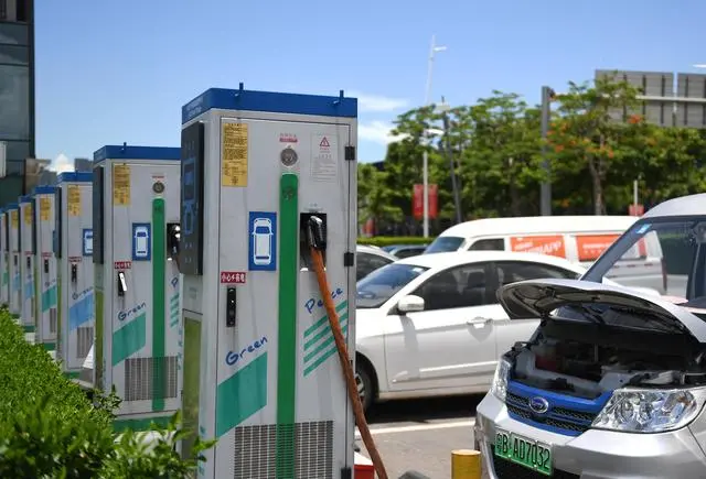 中國電動車企駛?cè)肴毡尽八{?！笔袌? width=