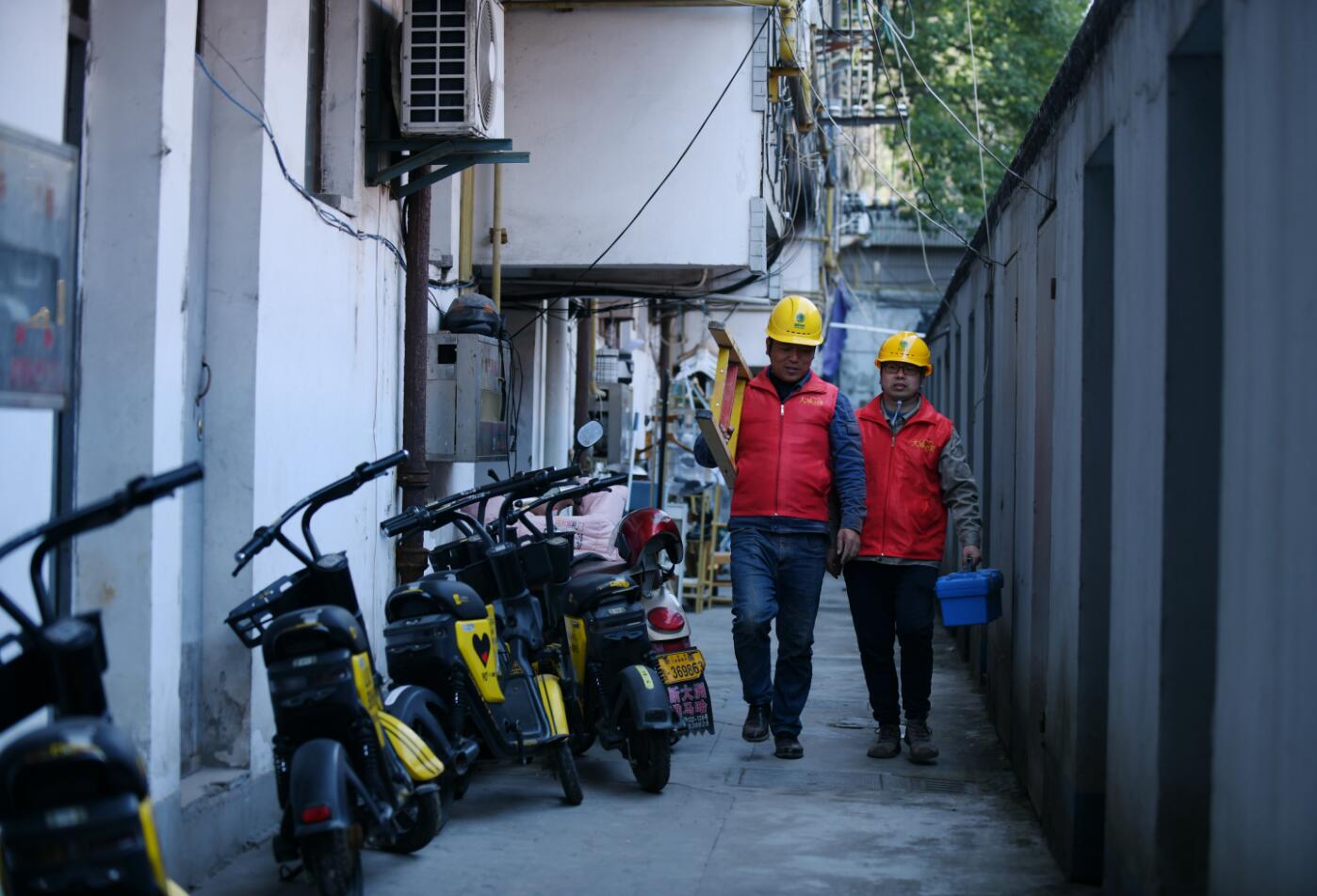 國(guó)網(wǎng)余姚市供電公司：“點(diǎn)亮黑樓道2.0”，借“光”照亮居民歸家路