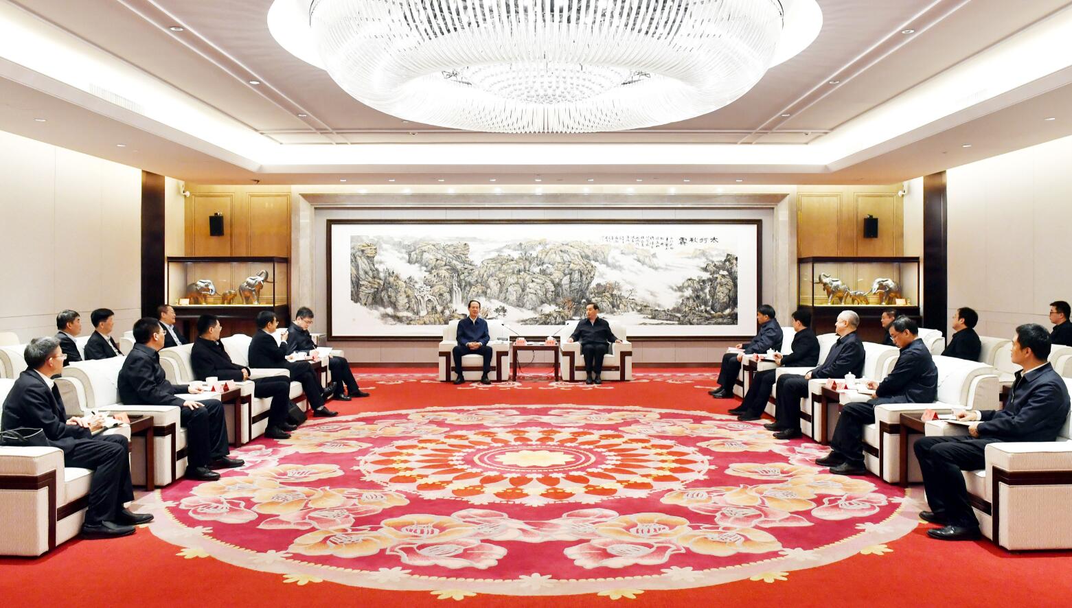 中國電建黨委書記、董事長丁焰章與河北省委常委、石家莊市委書記張超超會談
