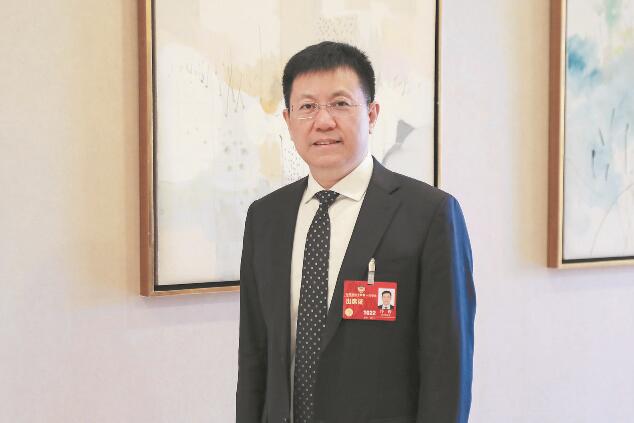 【兩會(huì)好聲音】全國(guó)政協(xié)委員冷?。和茝V應(yīng)用新一代充電技術(shù) 服務(wù)電動(dòng)汽車產(chǎn)業(yè)高質(zhì)量發(fā)展