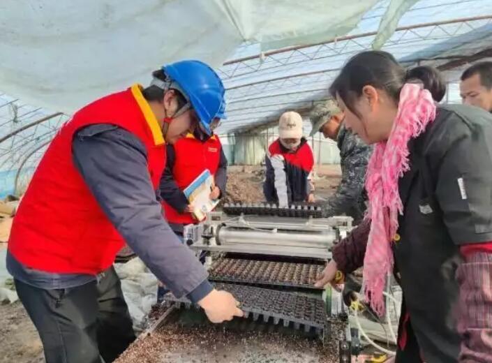 國網(wǎng)新疆電力公司貼心服務(wù)，為春耕春灌用電保駕護航