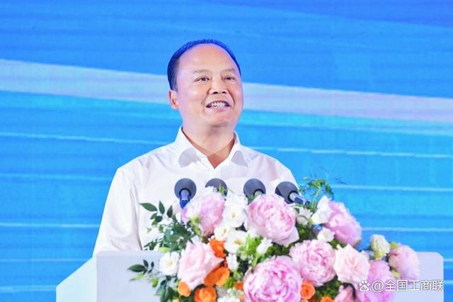 全國(guó)工商聯(lián)副主席，通威集團(tuán)董事局主席劉漢元：加快建設(shè)可再生能源 構(gòu)建川渝清潔能源一體化