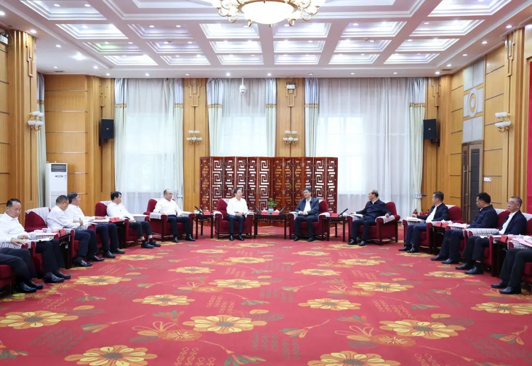 國家電網(wǎng)公司董事長、黨組書辛保安會見青海省委書記陳剛、省長吳曉軍、省政協(xié)主席公保扎西