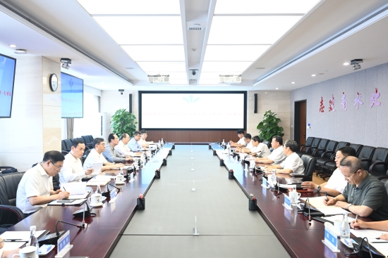 中國(guó)電建黨委書記、董事長(zhǎng)丁焰章與中國(guó)南水北調(diào)集團(tuán)黨組書記、董事長(zhǎng)蔣旭光會(huì)談