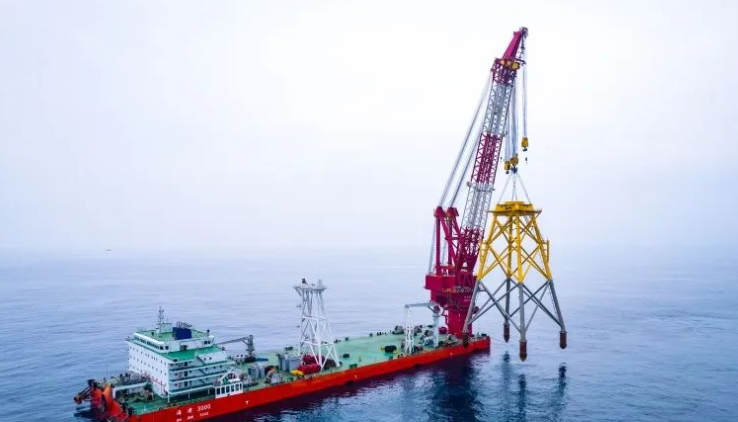 中國能建廣東院陽江青洲一、二海上風(fēng)電場項(xiàng)目完成全部92套風(fēng)機(jī)導(dǎo)管架吊裝