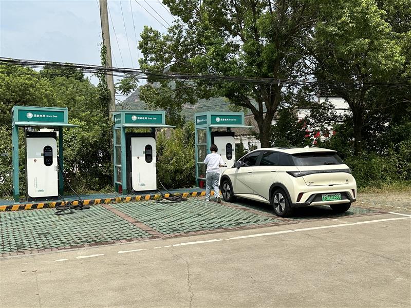 各類政策支持新能源汽車和充電樁下鄉(xiāng)，但村里真的需要這么多充電樁嗎?