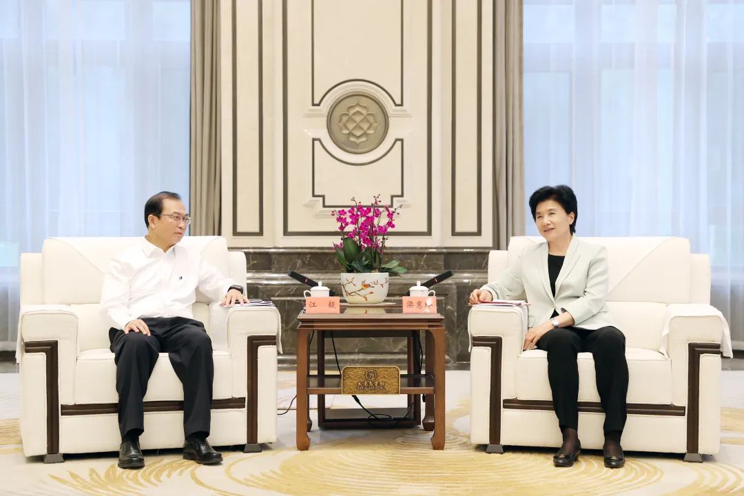 華電集團(tuán)黨組書記、董事長(zhǎng)江毅拜會(huì)黑龍江省委副書記、省長(zhǎng)梁惠玲