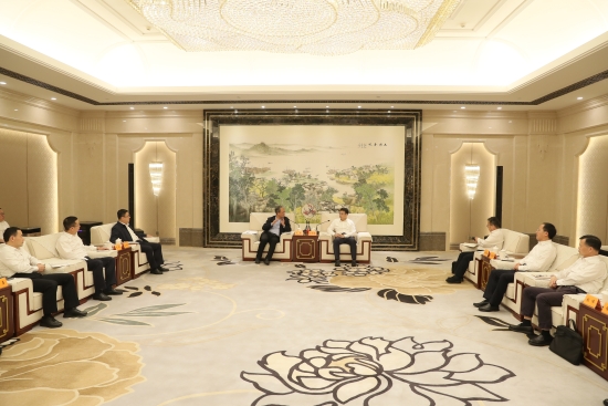 中國電建黨委副書記、總經(jīng)理王斌與江蘇省委常委、蘇州市委書記曹路寶舉行會談