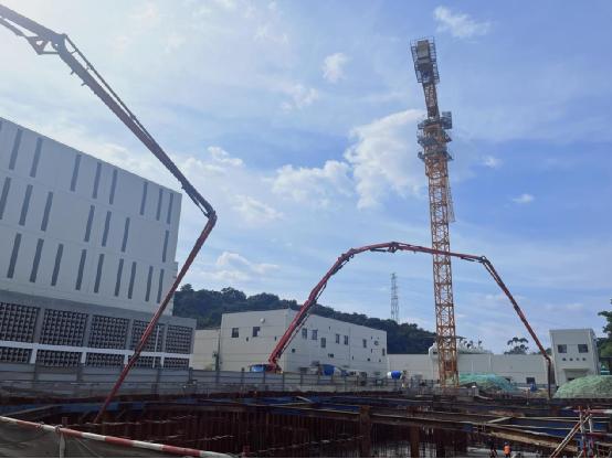 恒運9F燃機綜合辦公樓基礎(chǔ)筏板及承臺、坡道底板澆筑完成