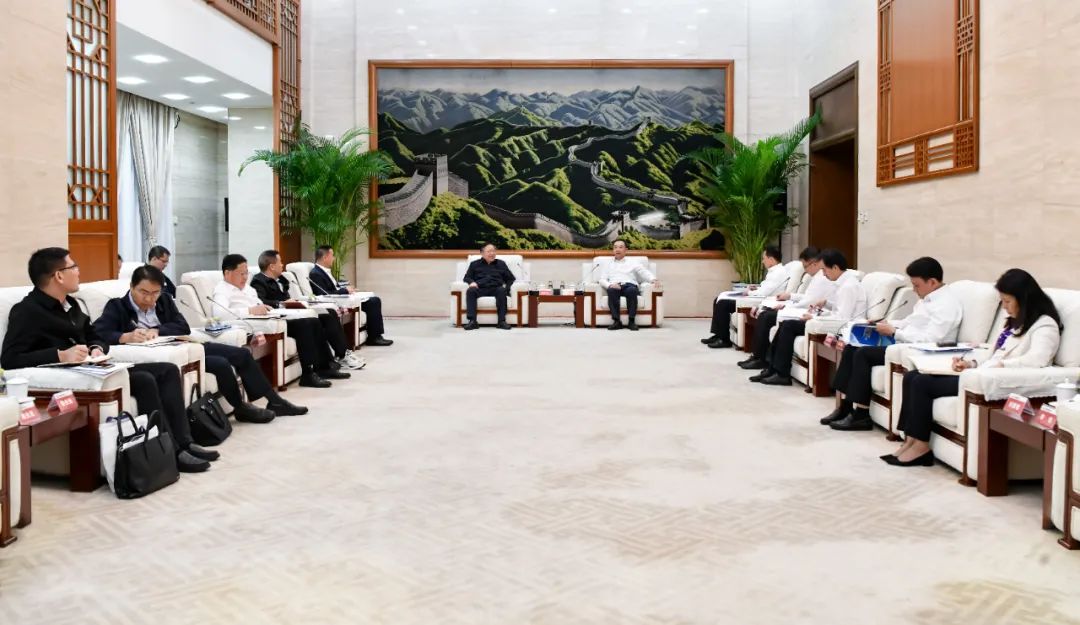 大唐集團(tuán)有限公司黨組書記、董事長鄒磊與廣西壯族自治區(qū)國資委黨委書記秦如培會談