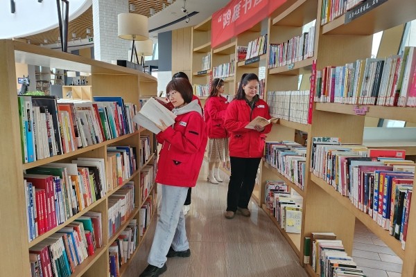 烏海供電公司聯(lián)合黨支部：開展“中華民族一家親，同心共筑中國夢(mèng)”全民閱讀活動(dòng)