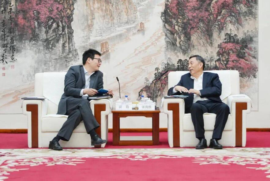 中國能建黨委書記、董事長宋海良與上海電氣集團黨委書記、董事長吳磊會談