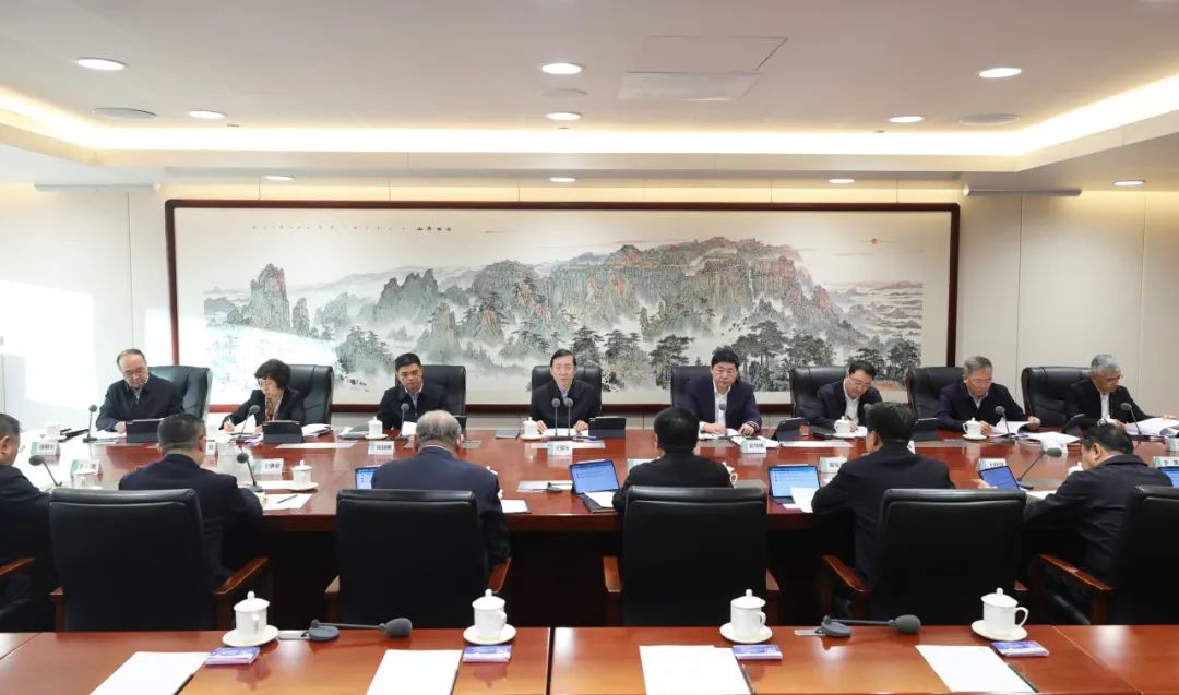國家電網(wǎng)公司領(lǐng)導(dǎo)班子和專職助理、總師、副總師2024年調(diào)研座談會召開