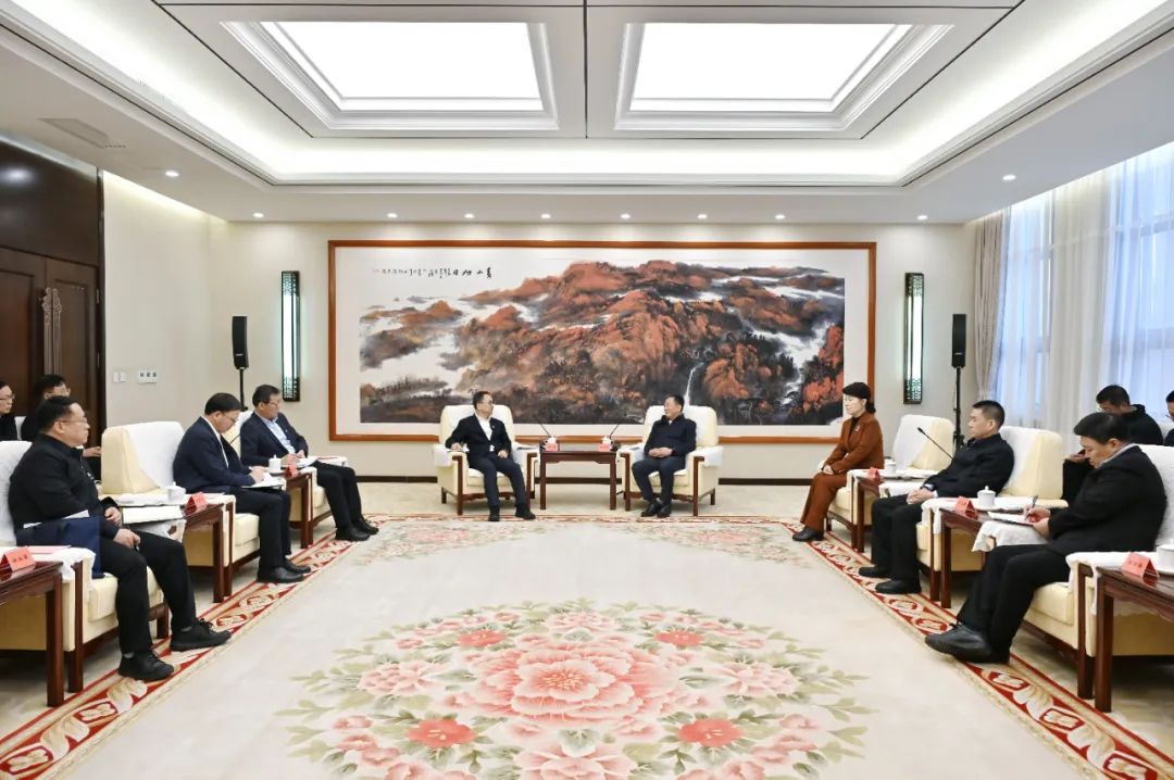 中國(guó)大唐集團(tuán)有限公司董事長(zhǎng)鄒磊拜會(huì)內(nèi)蒙古自治區(qū)黨委書記孫紹騁、自治區(qū)主席王莉霞