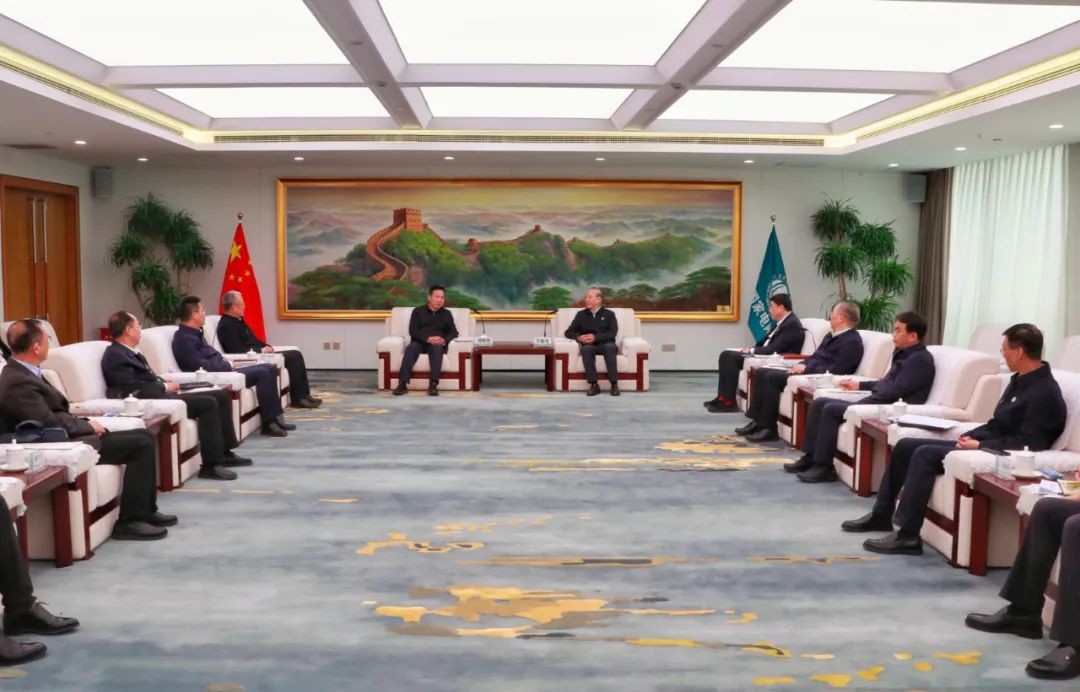 劉明勝、栗寶卿與國(guó)家電網(wǎng)董事長(zhǎng)辛保安、總經(jīng)理張智剛會(huì)談