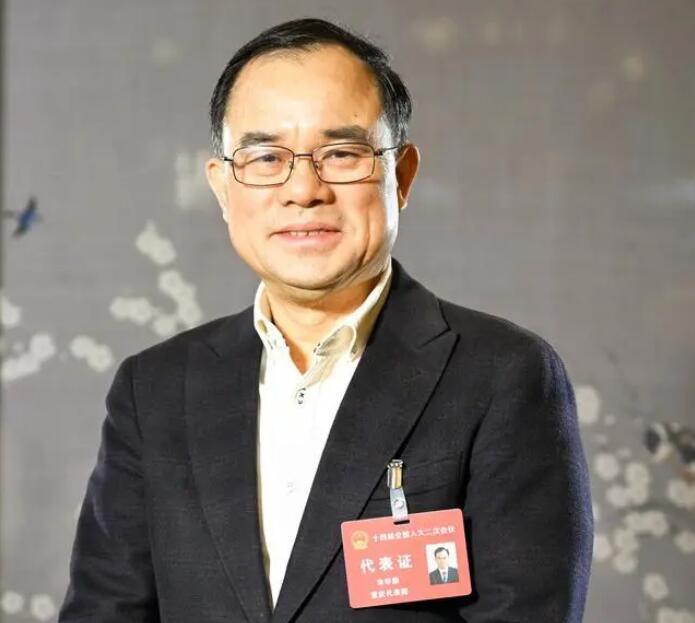 【兩會(huì)好聲音】全國(guó)人大代表、長(zhǎng)安汽車董事長(zhǎng)朱華榮：強(qiáng)化市場(chǎng)調(diào)節(jié)手段，進(jìn)一步改善汽車消費(fèi)環(huán)境