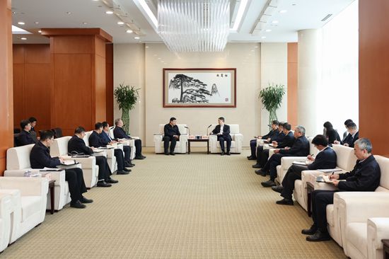華能集團(tuán)董事長溫樞剛、總經(jīng)理鄧建玲會見國家電網(wǎng)董事長張智剛