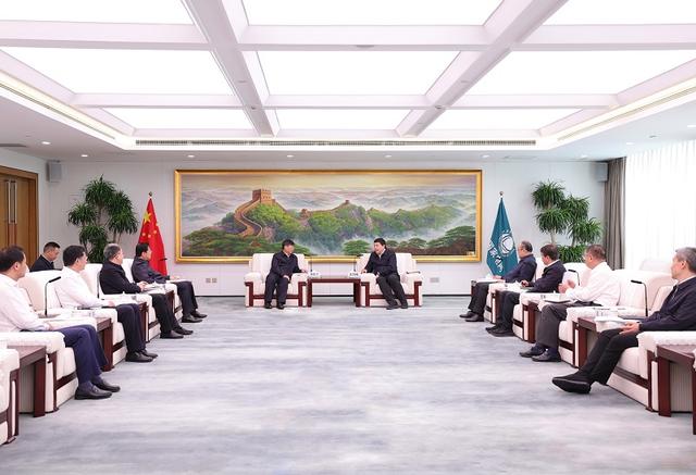 國家電網(wǎng)董事長、黨組書記張智剛董事長與三峽集團(tuán)董事長劉偉平、總經(jīng)理韓君會(huì)談