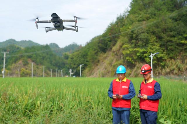 無(wú)人機(jī)巡檢，助力迎峰度夏保供電