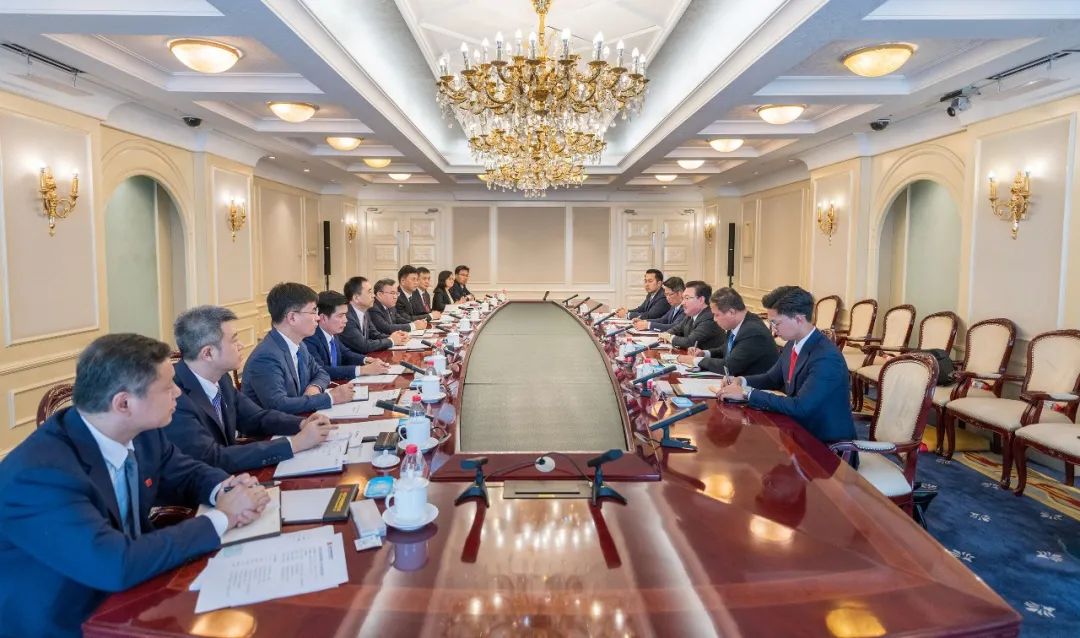 大唐集團(tuán)黨組書記、董事長鄒磊與老撾總理府辦公廳部長、總理首席顧問西納萬·蘇發(fā)努馮會談