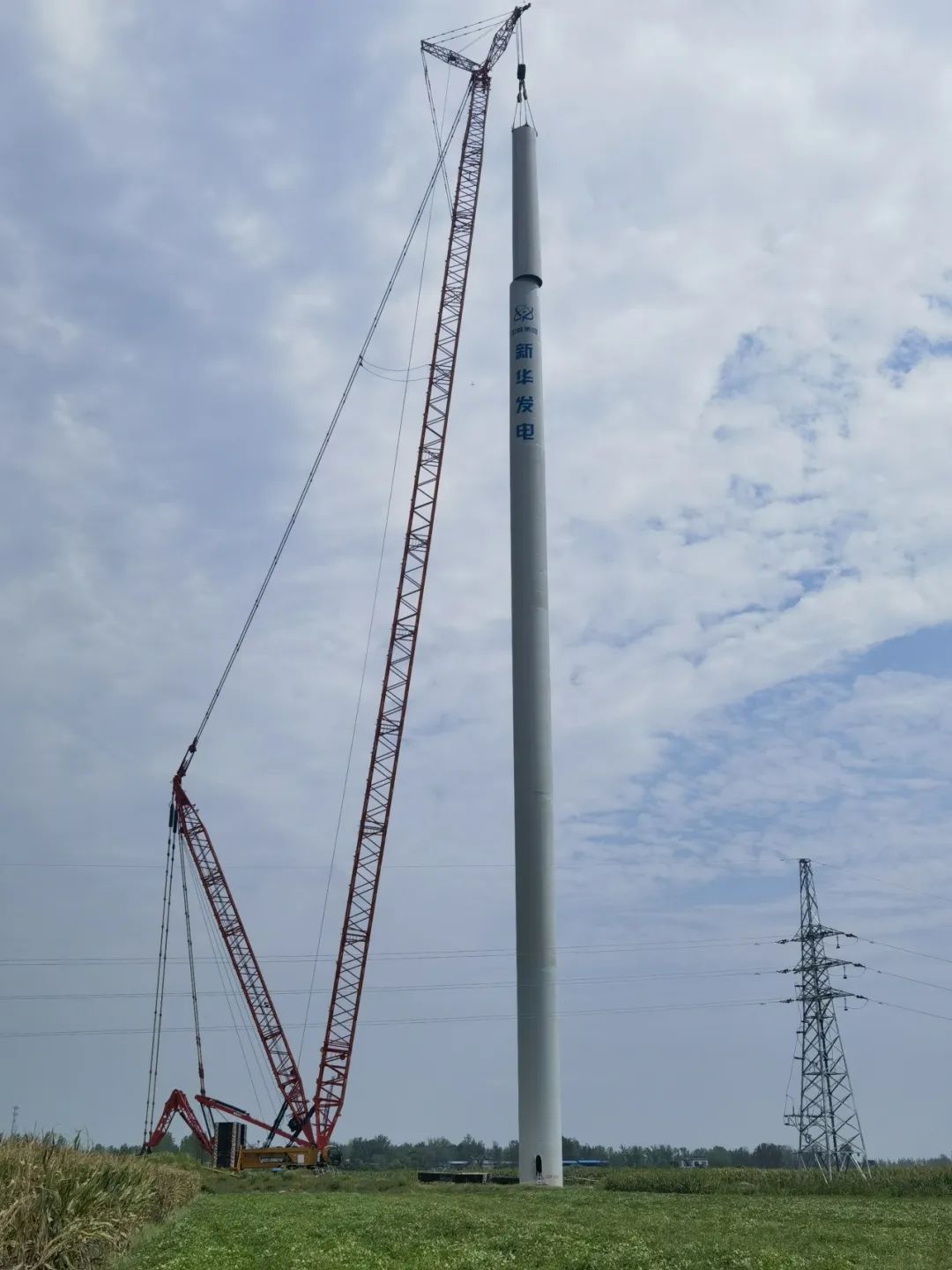 河南省唐河縣東王集、畢店60兆瓦風(fēng)電項(xiàng)目塔筒圓滿完成吊裝