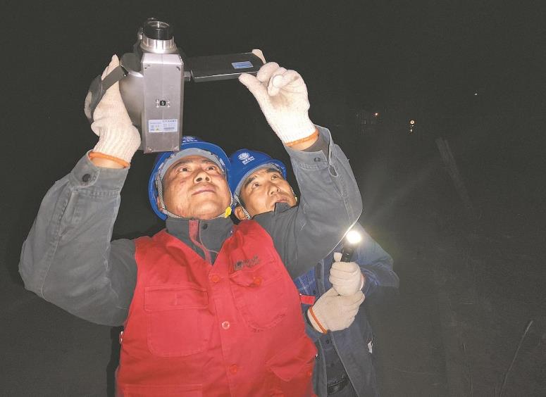 青海貴南縣：零下15攝氏度，冬夜巡檢保供電