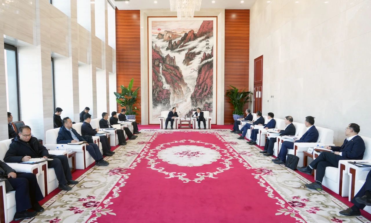 中國能建董事長宋海良、總經(jīng)理倪真與中國南水北調(diào)集團(tuán)董事長汪安南、總經(jīng)理孫志禹會談