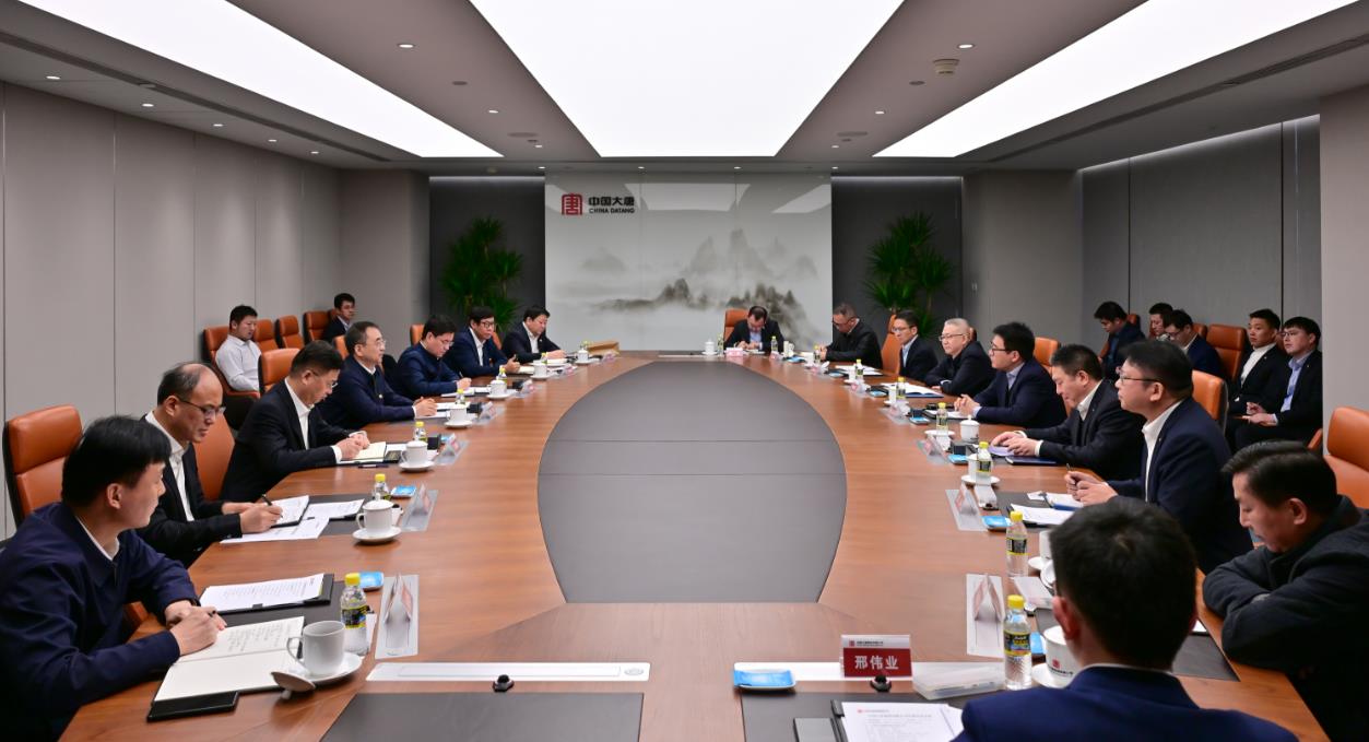 大唐集團(tuán)黨組書記、董事長鄒磊與上海電氣黨委書記、董事長吳磊會談