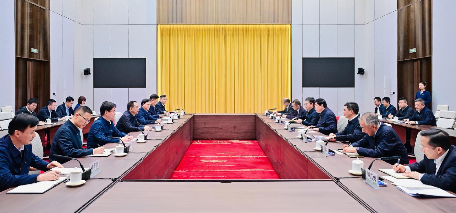 中國大唐集團董事長鄒磊、總經(jīng)理張傳江與國家電網(wǎng)董事長張智剛、總經(jīng)理龐驍剛會談