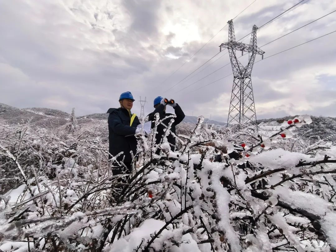 南方電網(wǎng)科技抗冰 讓冰雪“看得見、除得掉、防得住”