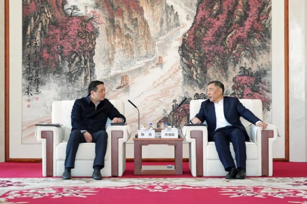 中國(guó)能建黨委書記、董事長(zhǎng)宋海良與湖州市委書記陳浩會(huì)談